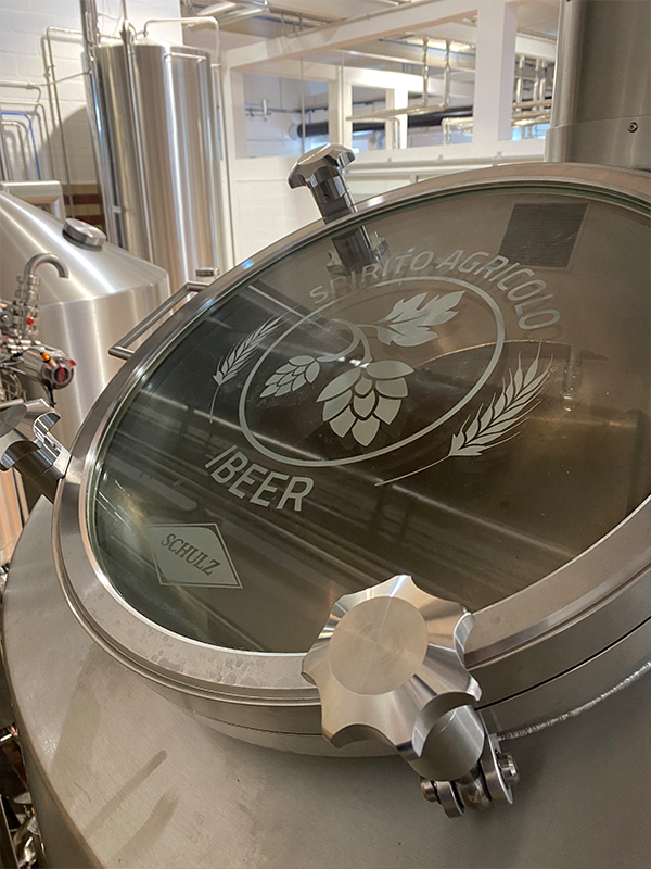 Un vecchio fienile e una birra speciale: la storia di Ibeer-1