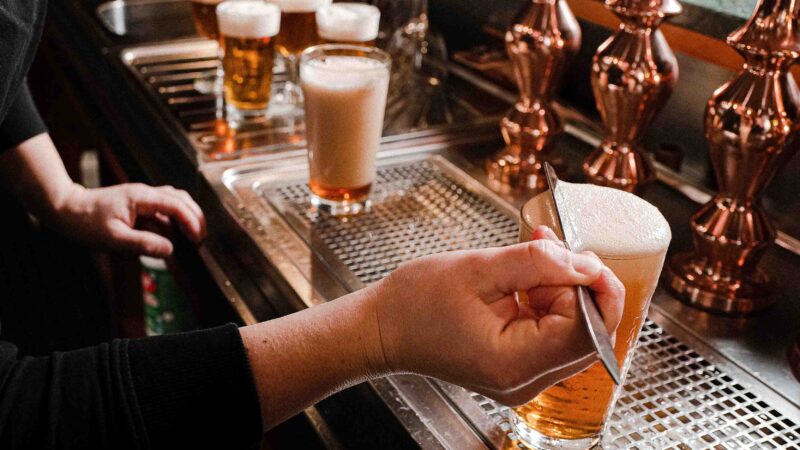 lavorare in un pub1