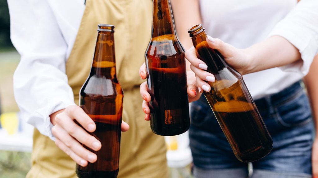 Perché la birra non va bevuta in bottiglia -3