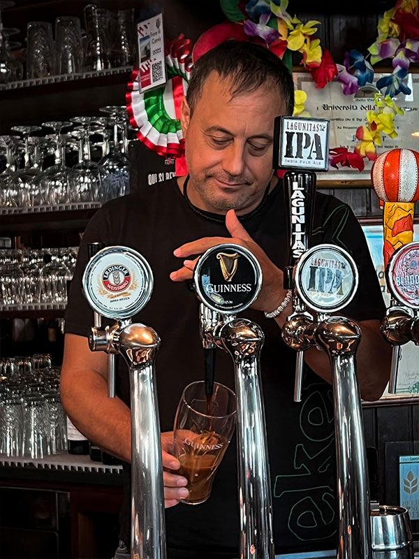 Migliori Pub a Milano Au-Vieux-Strasbourg-spillatura