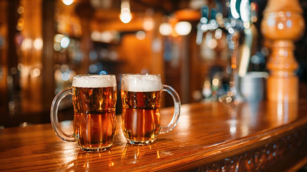 amicizie al pub - bancone