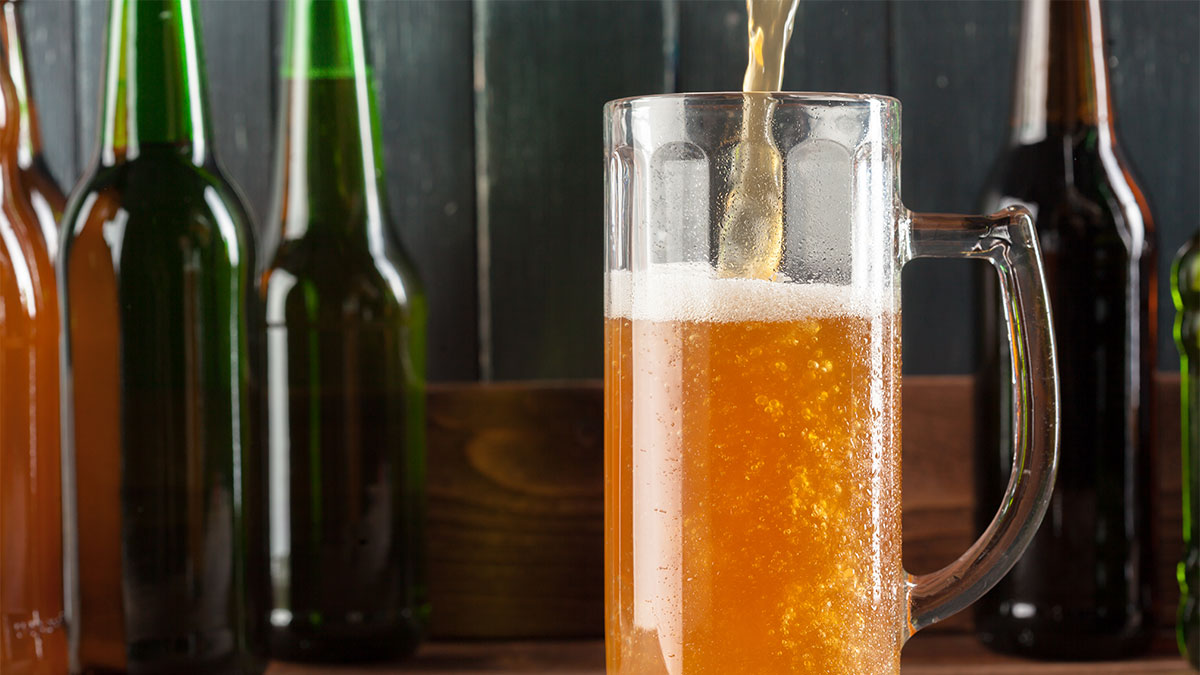 pulire il bicchiere della birra - mescita