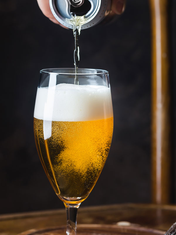 pulire il bicchiere di birra schiuma